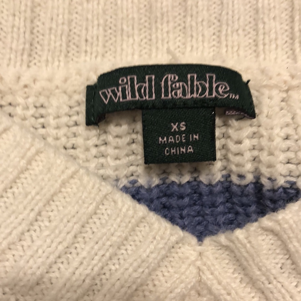 Cropped sweater! - Picture 2 of 2